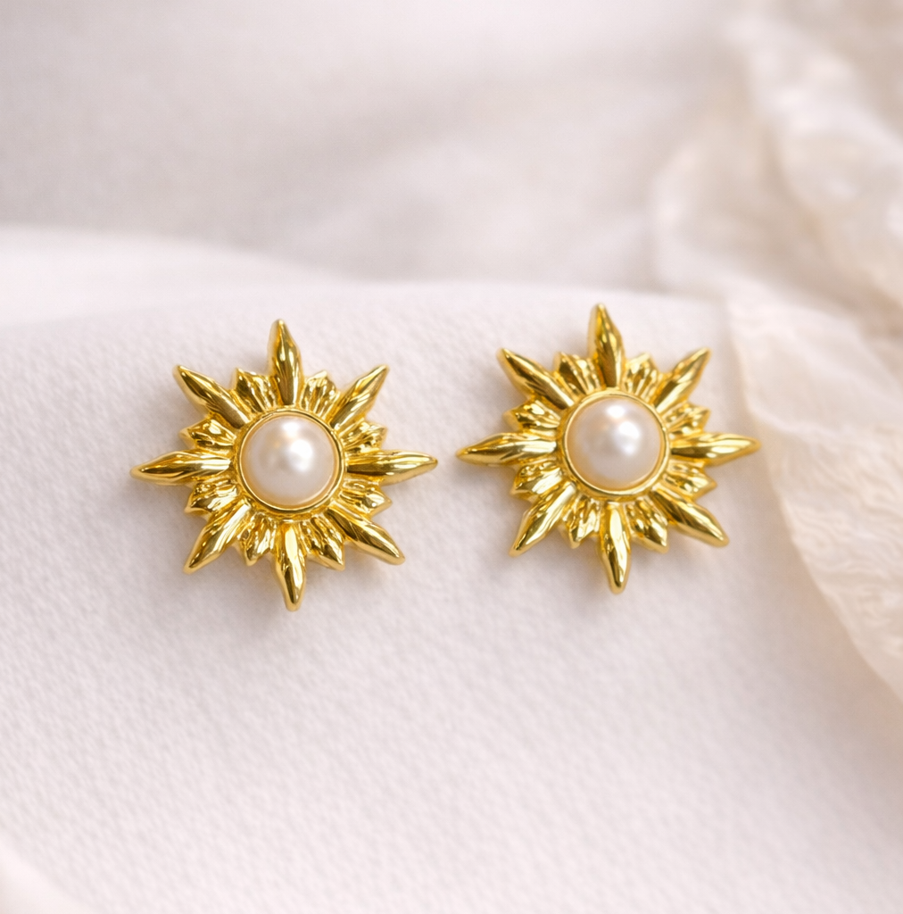 Boucles d’Oreilles Dorées – Soleil & Perle
