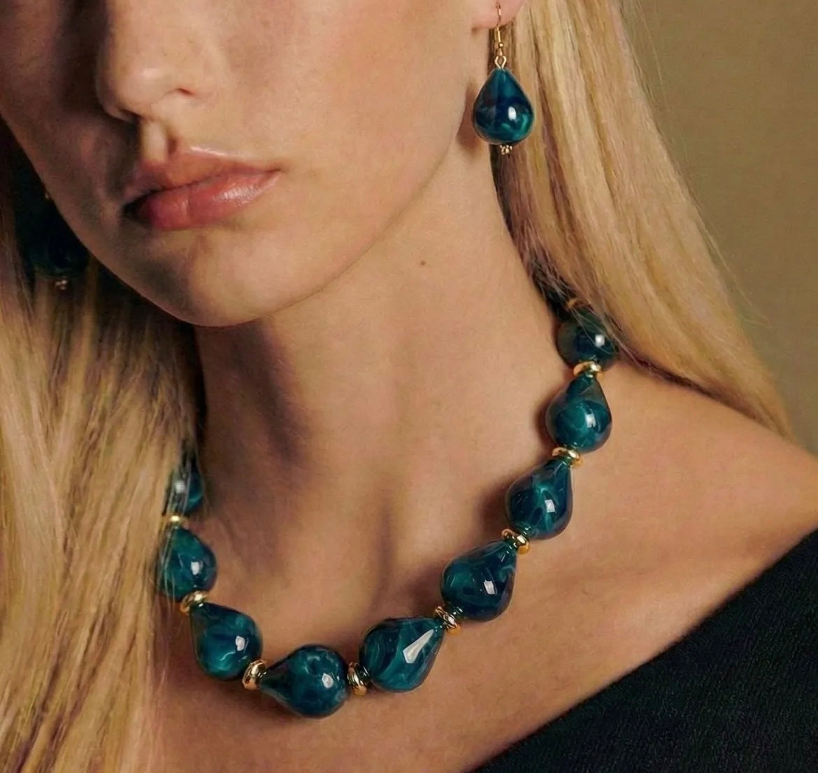 Collier et boucles d’oreilles Gouttes